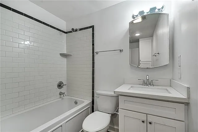 920 Chartres St #1 — Photo 5