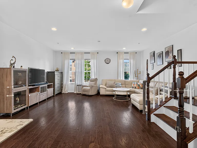 5 Truman Dr — Photo 16