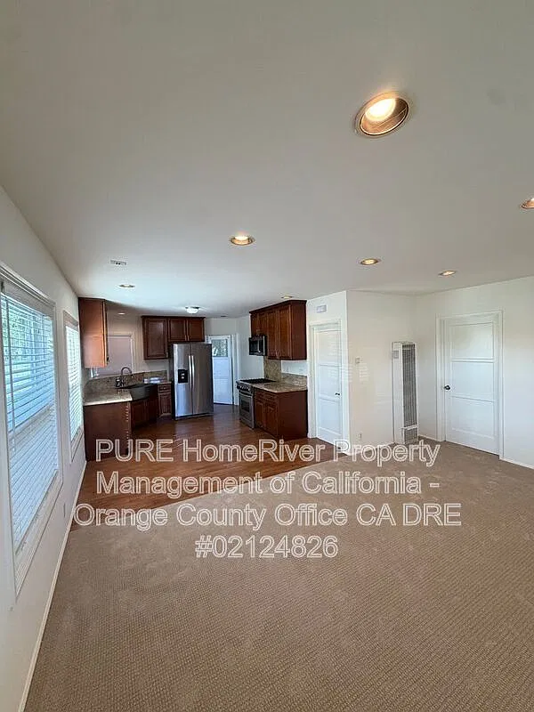 2 bed, 1.0 bath, 889 sqft, $3,350 — Photo 4