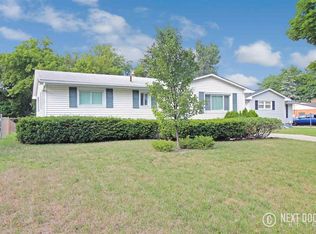 2001 N Brentwood Pl, Essexville, MI