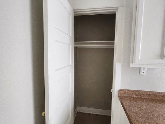 4th image of 389 Obispo Ave APT C