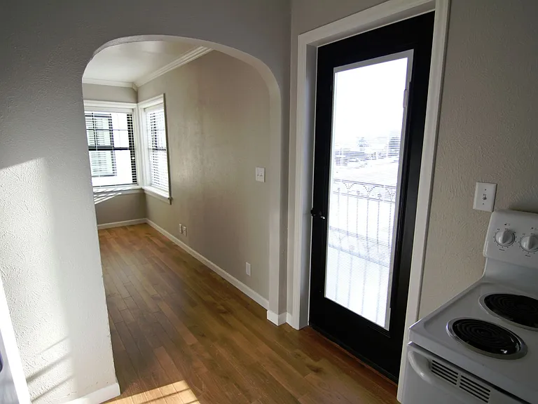 534 E Front St — Photo 1