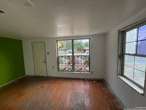 5th image of 527 sharmain PL