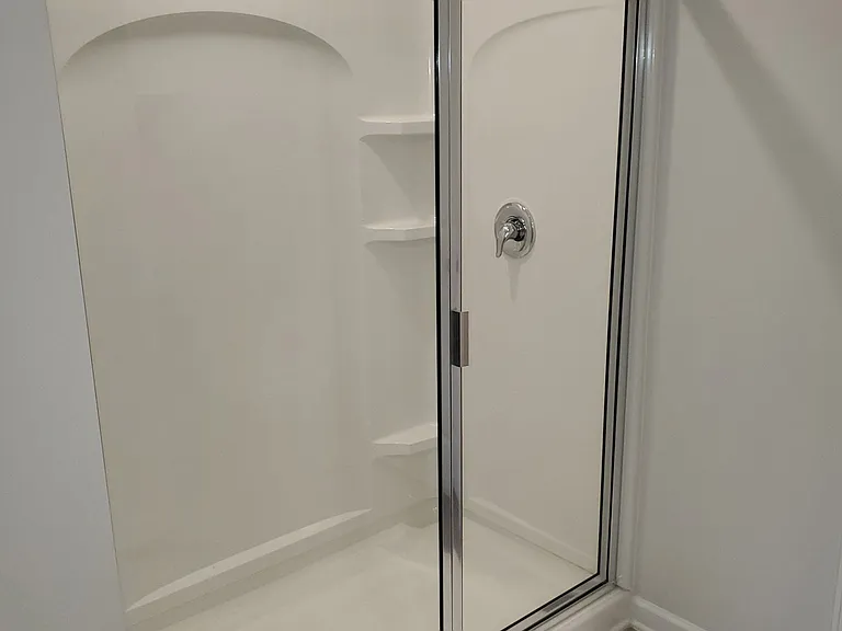 301 Royce Dr — Photo 6