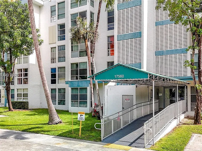 17560 Atlantic Blvd #501 — Photo 8