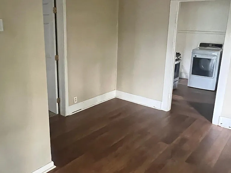 1102 Woodward Ave — Photo 3
