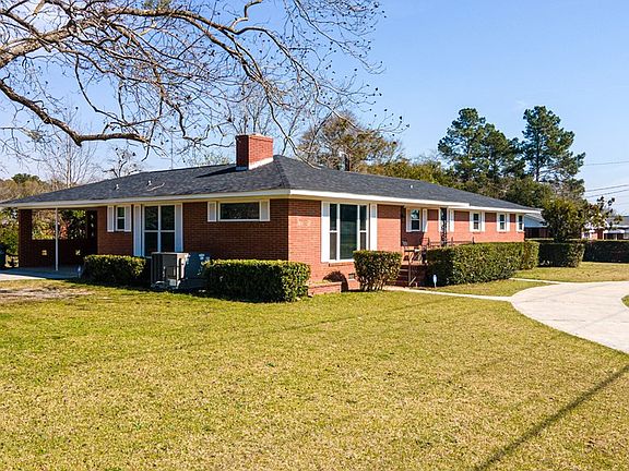 2nd image of 614 NE Camille Street
