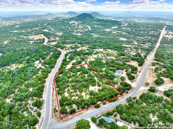 1812 POLLY PEAK DR, Bandera, TX 78003
