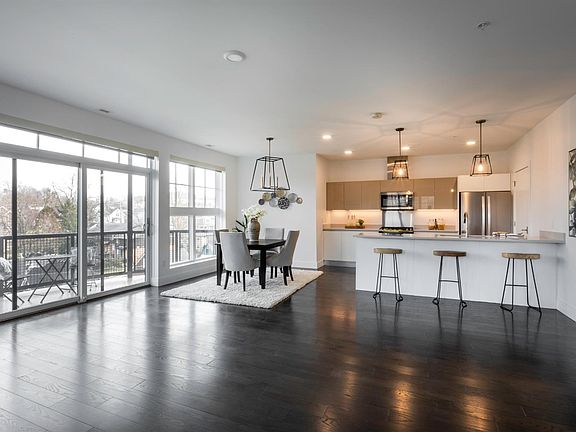3rd image of 218 W Kingsley St #408