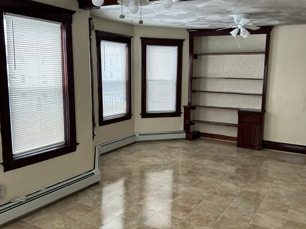 308 Wood Ave #3F, Woonsocket, RI 02895