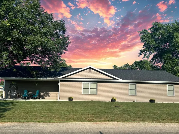 419 E Section St, Dieterich, IL 62424