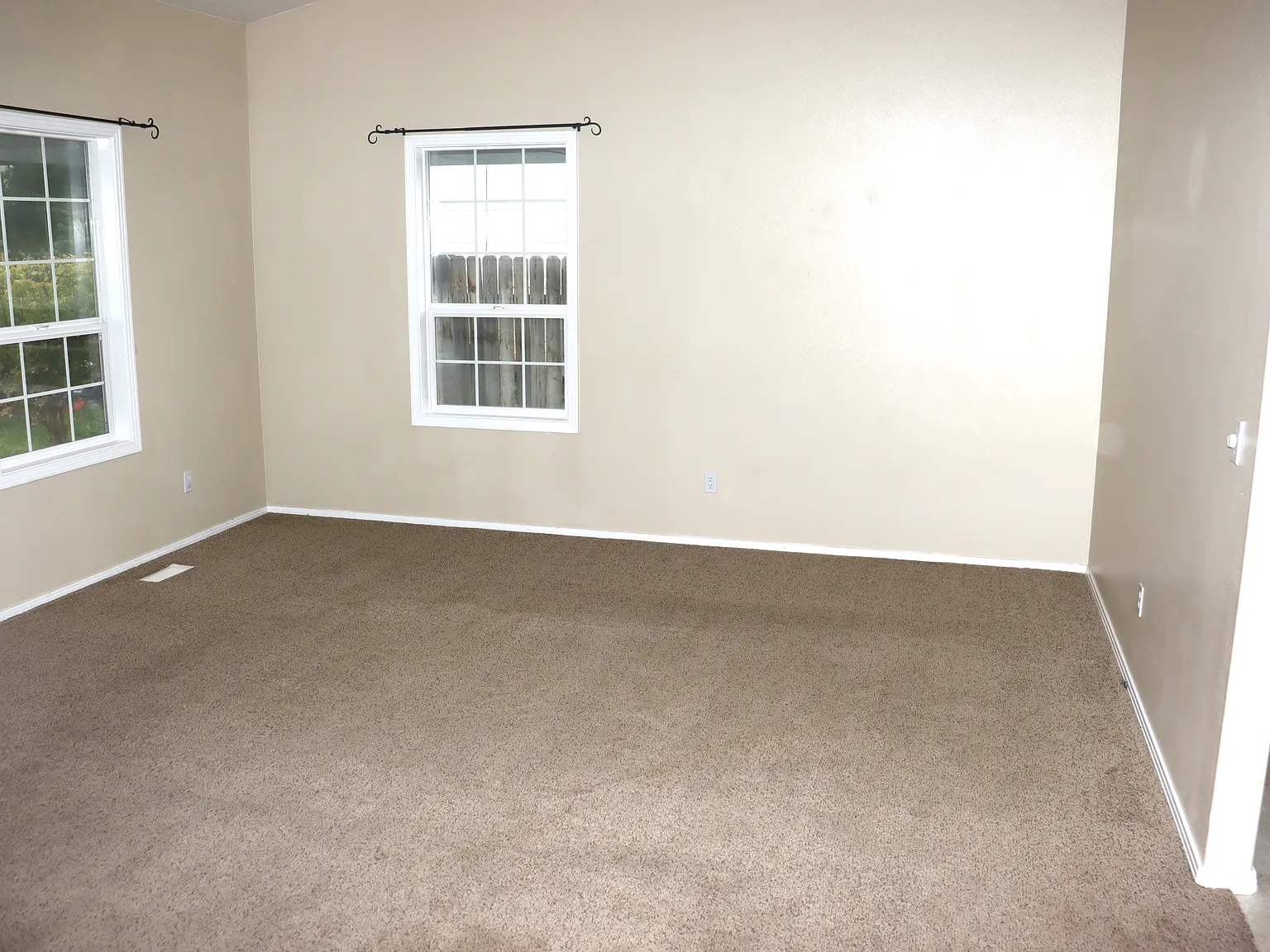 3 bed, 1225 sqft, $1,875 — Photo 3