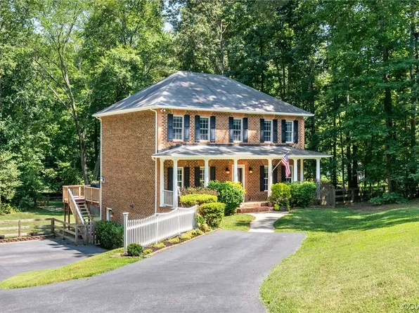 2704 Pine Ridge Ln, Powhatan, VA 23139