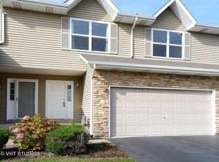1127 Alexandria Dr, Sycamore, IL 60178