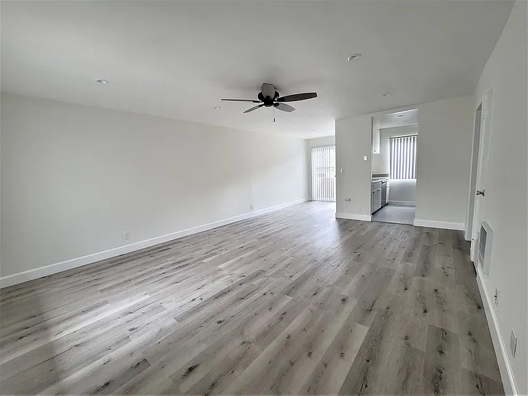 1436 S Centinela Ave — Photo 14