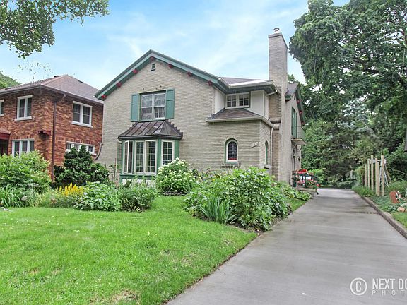 2nd image of 901 Iroquois Dr SE