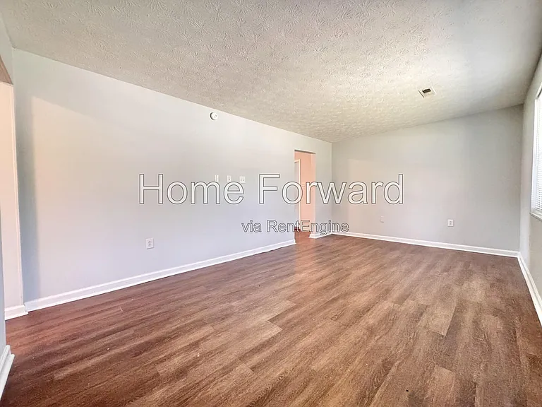 122 Estonia Dr — Photo 10