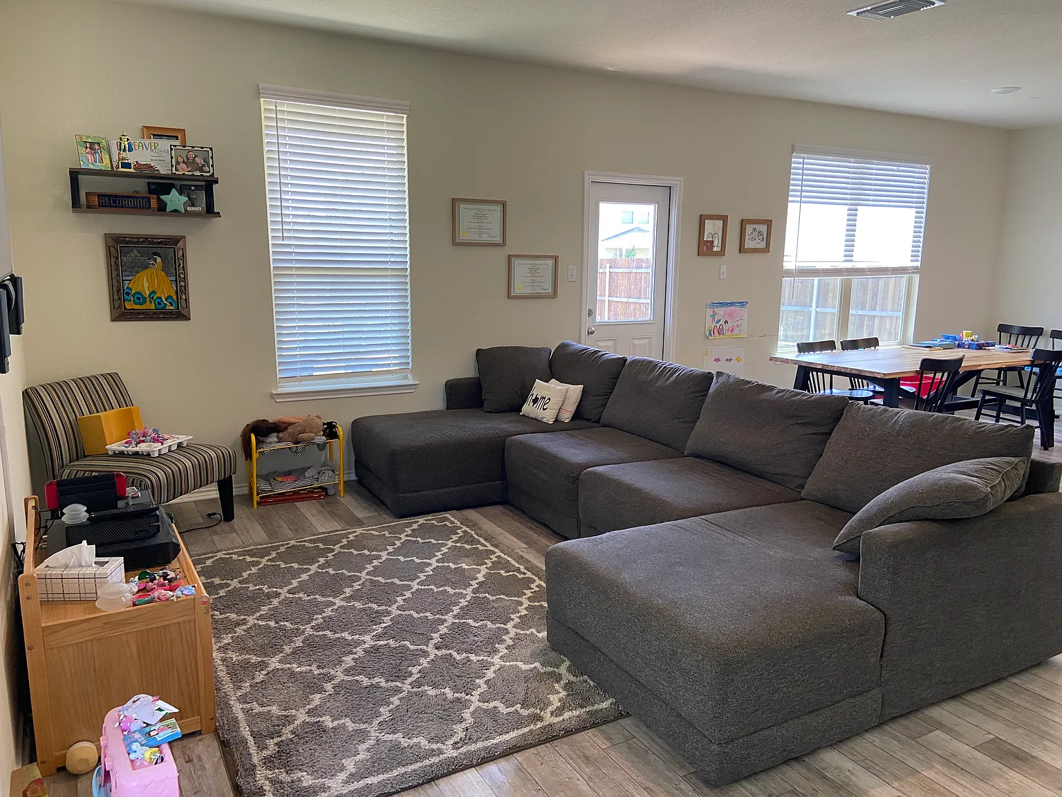 3 bed, 2.5 bath, 1625 sqft, $1,900 — Photo 4
