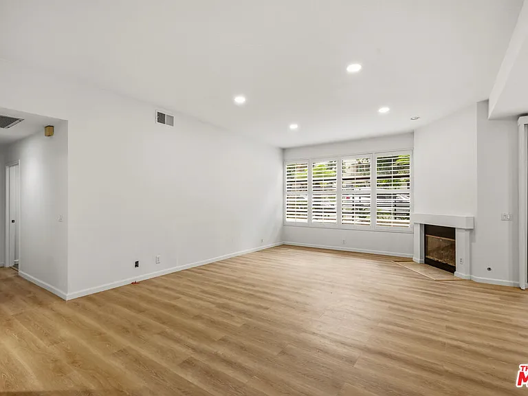 11636 Montana Ave #103 — Photo 7