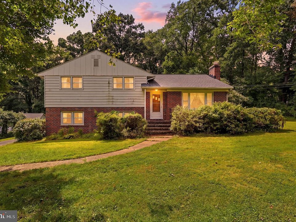 1st image of 8407 Bradshaw Rd