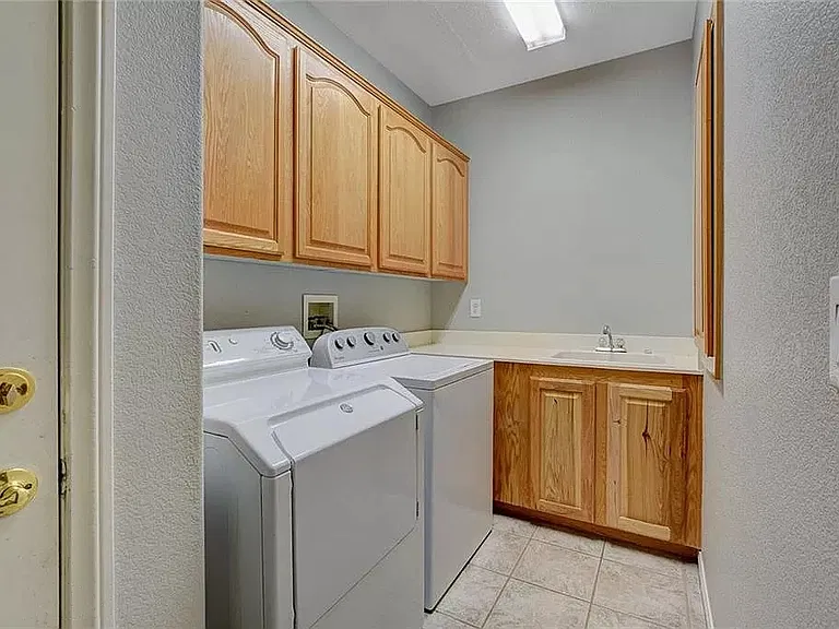 3067 Palace Gate Ct — Photo 18