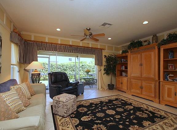 4th image of 10055 Pacific Pines Ave