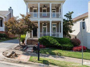 1569 E Cypress Ln, Fayetteville, AR 72703