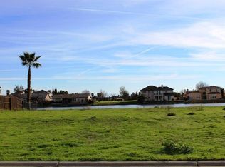 8215 Lakeshore Dr, Chowchilla, CA