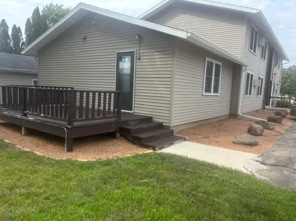 1433 Witzel Ave #2, Oshkosh, WI 54902