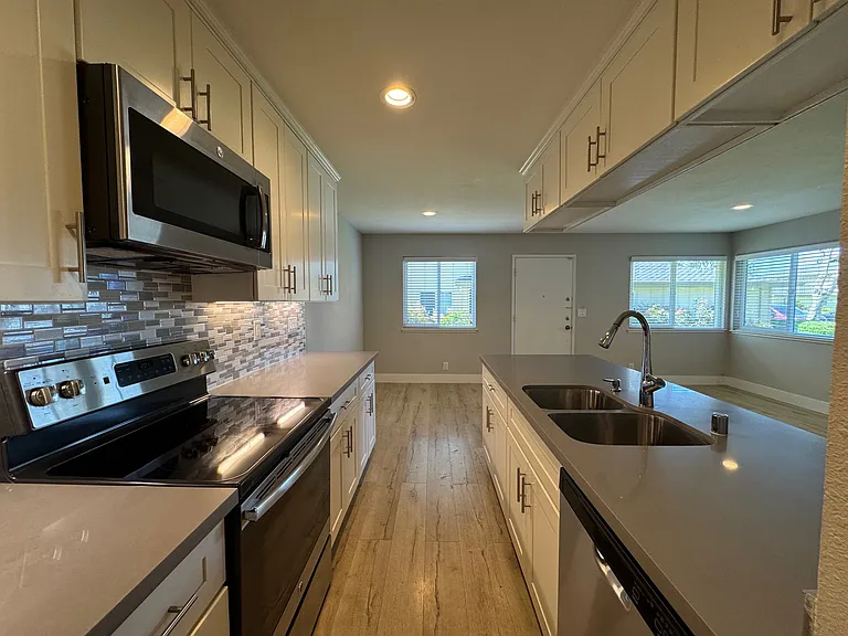 34855 Starling Dr #2 — Photo 8
