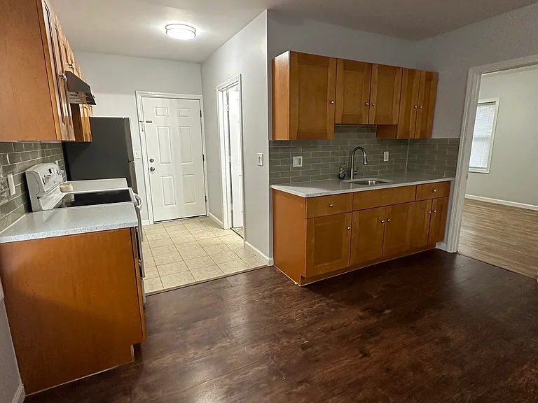 49 Howard St #1 — Photo 3