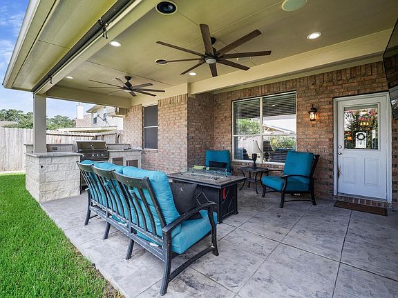 2nd image of 2411 Fern Lacy Dr