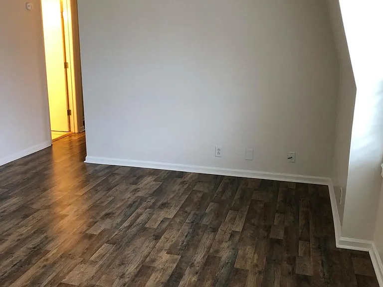 904 Plaza Dr #11 — Photo 8