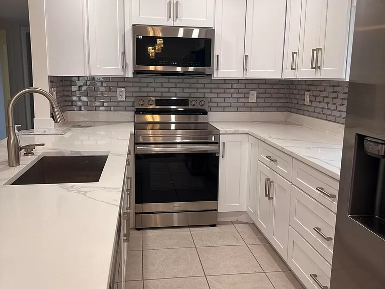 358 Normandy Ln #H — Photo 3