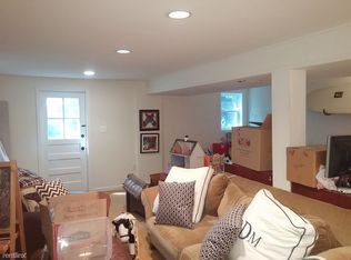 8605 Locust Dr, Vienna, VA 22180