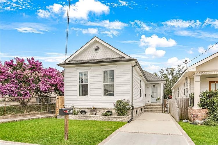 2nd image of 6331 Marigny St
