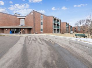 1700 Four Oaks Rd APT 249, Eagan, MN 55121