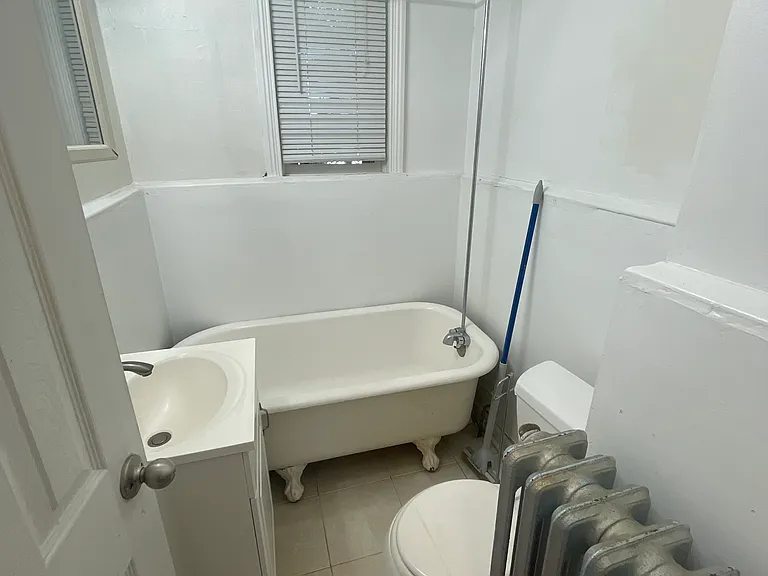 157 Cricket Ave #4 — Photo 8