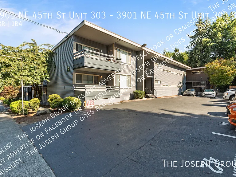 Laurelhurst — Photo 2