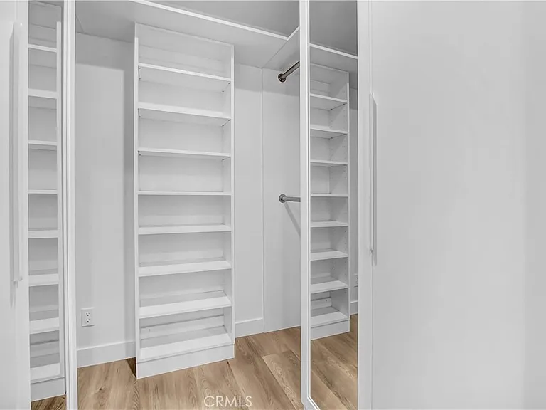 15803 Vose St — Photo 10