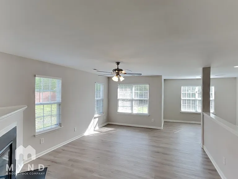 1101 Southridge Dr — Photo 4