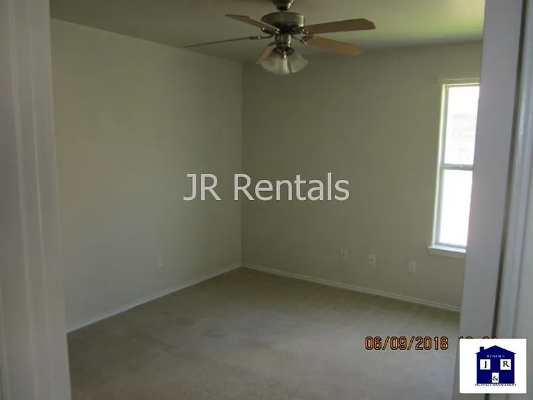 1906 Flagstaff Dr — Photo 33