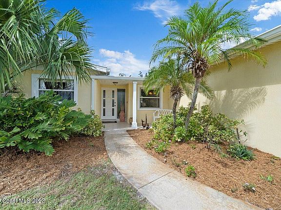 5th image of 1225 Montego Bay Dr N
