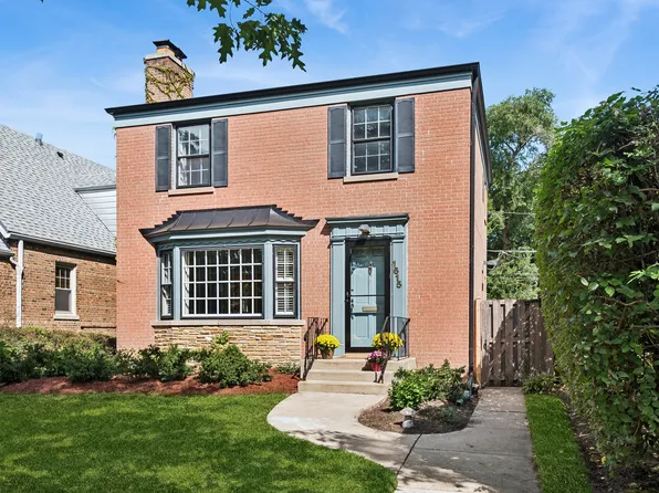 1615 Dobson St, Evanston, IL 60202