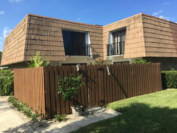 5922 SE Riverboat Dr, Stuart, FL 34997