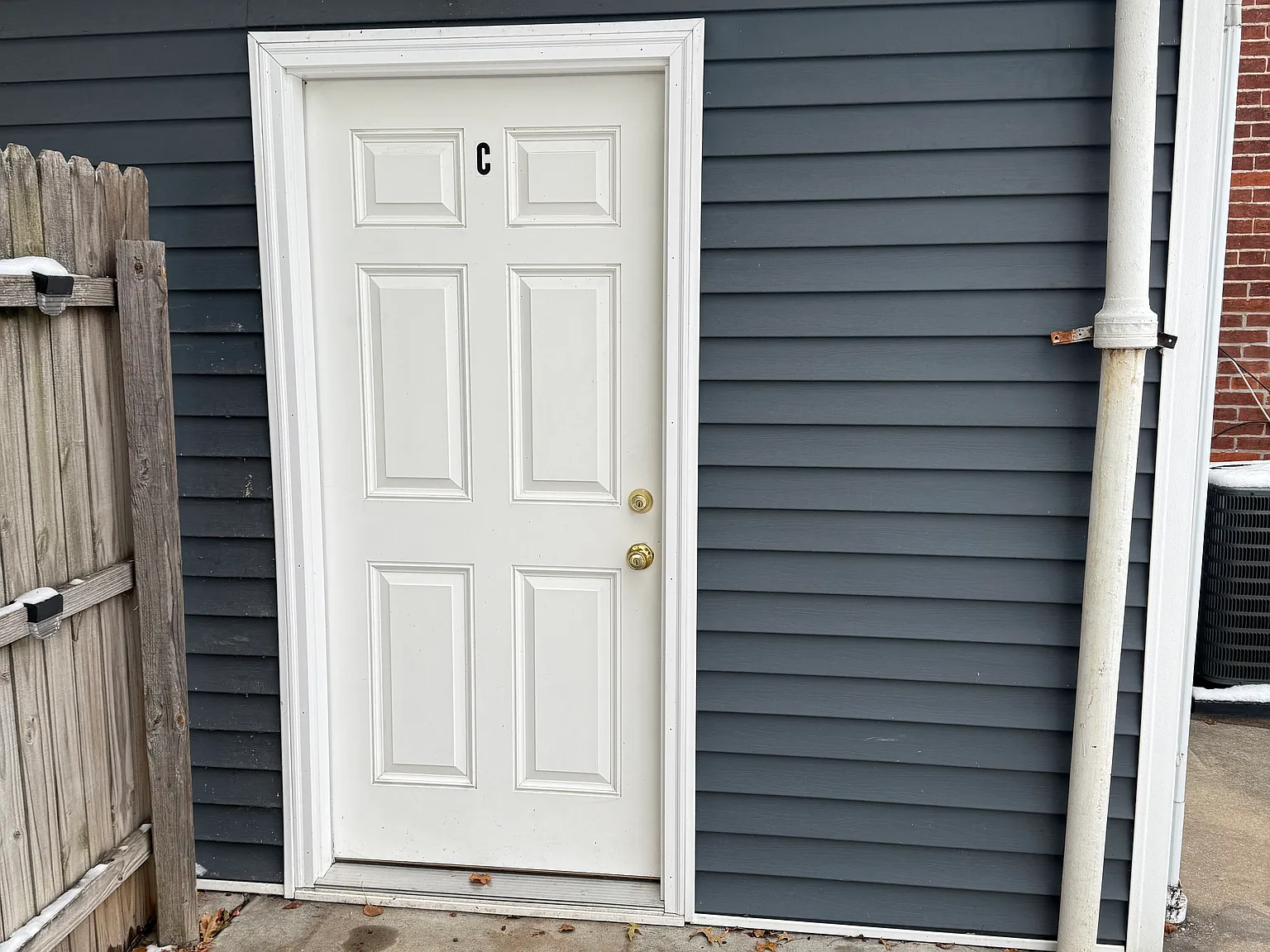 701 N Front St — Photo 1