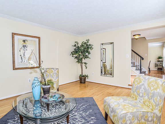5th image of 9542 Locust Hill Drive