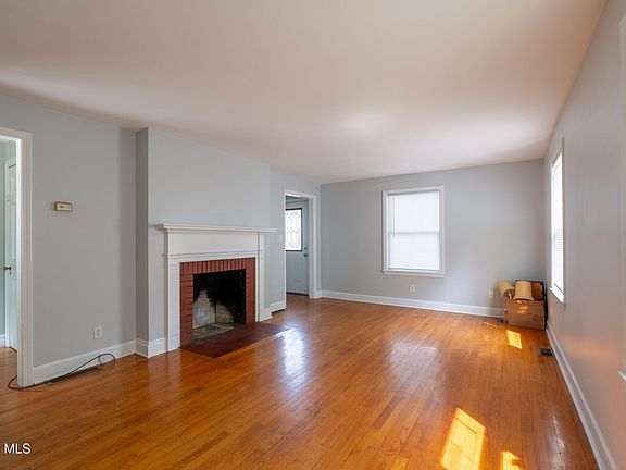 3rd image of 29 Myrtle St