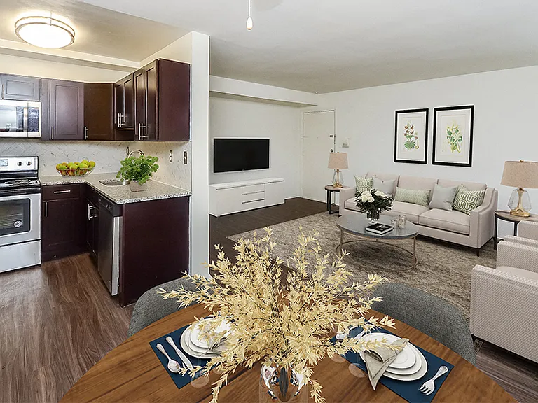 Hyde Park Apartment Homes — Photo 4
