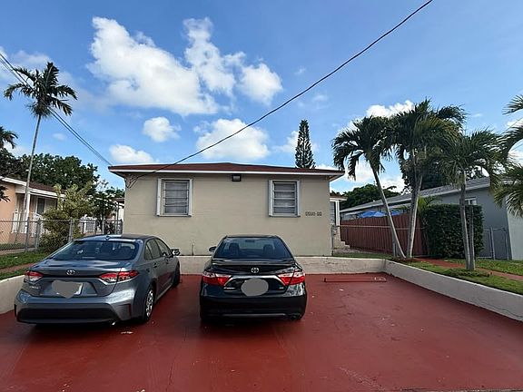 2nd image of 1140 SW 9th St #B